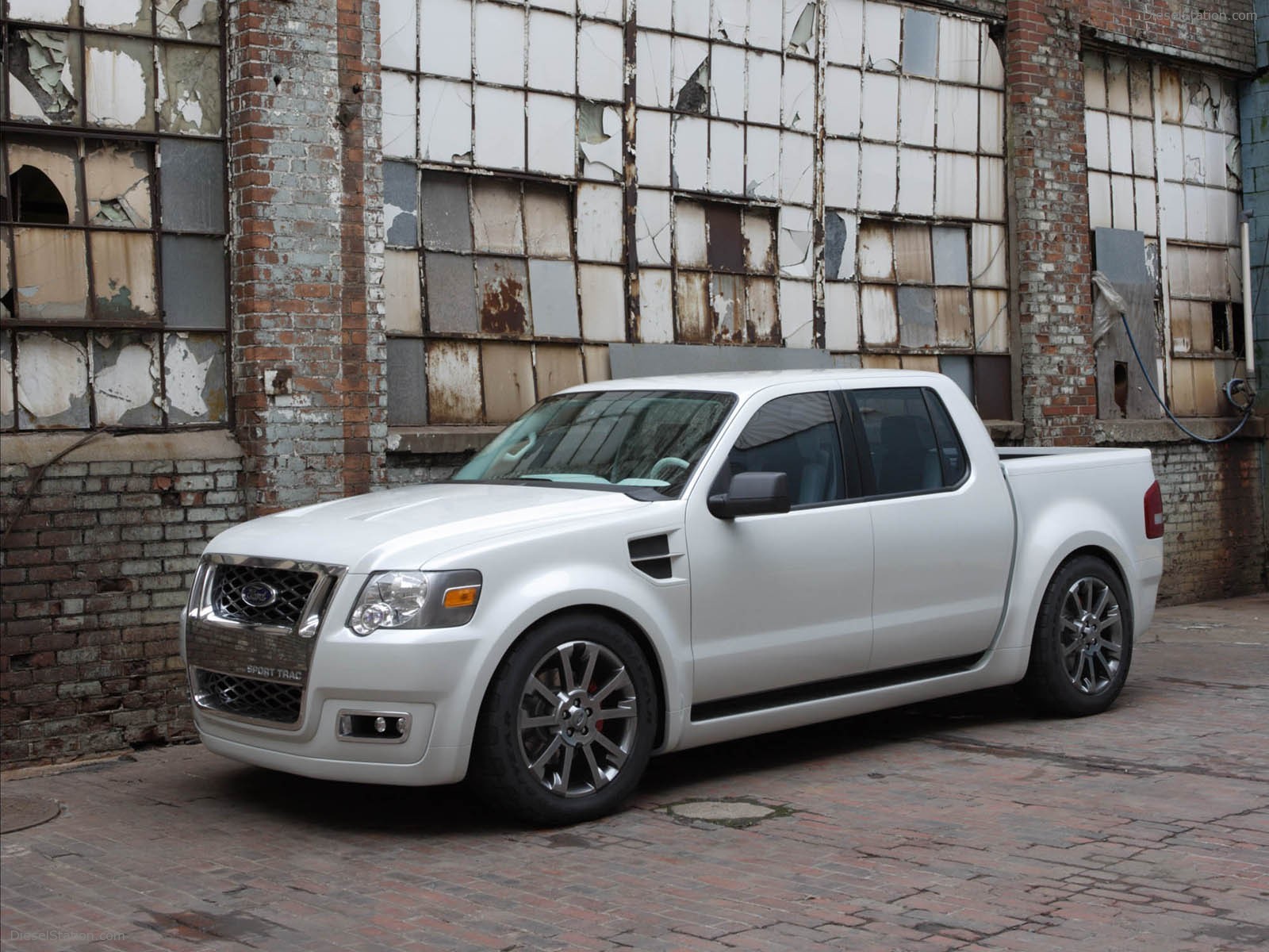 Ford Explorer Sport Trac (2005